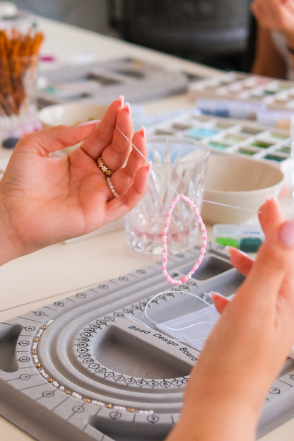 Schmuckworkshop mit bunten Perlen