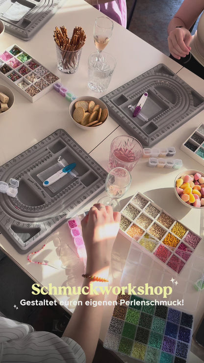 Schmuckworkshop mit bunten Perlen